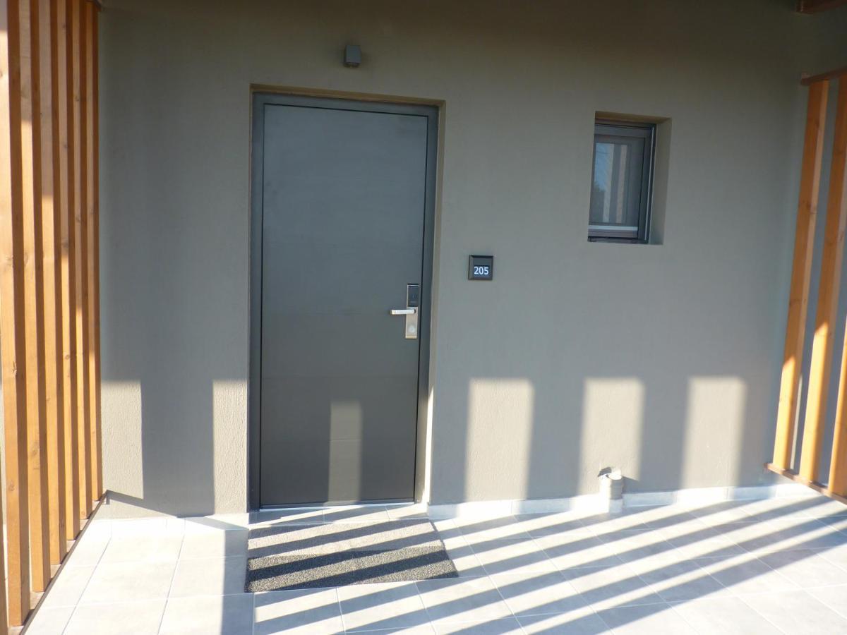 Comfort Suites & Rooms Larissa Bagian luar foto